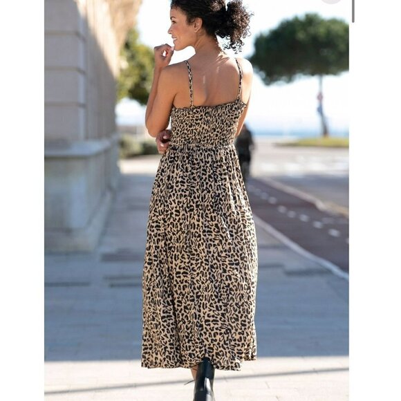 Lascana Leopard Print Midi Dress Lightweight Smocked Spaghetti Straps Size 4 - Picture 11 of 11